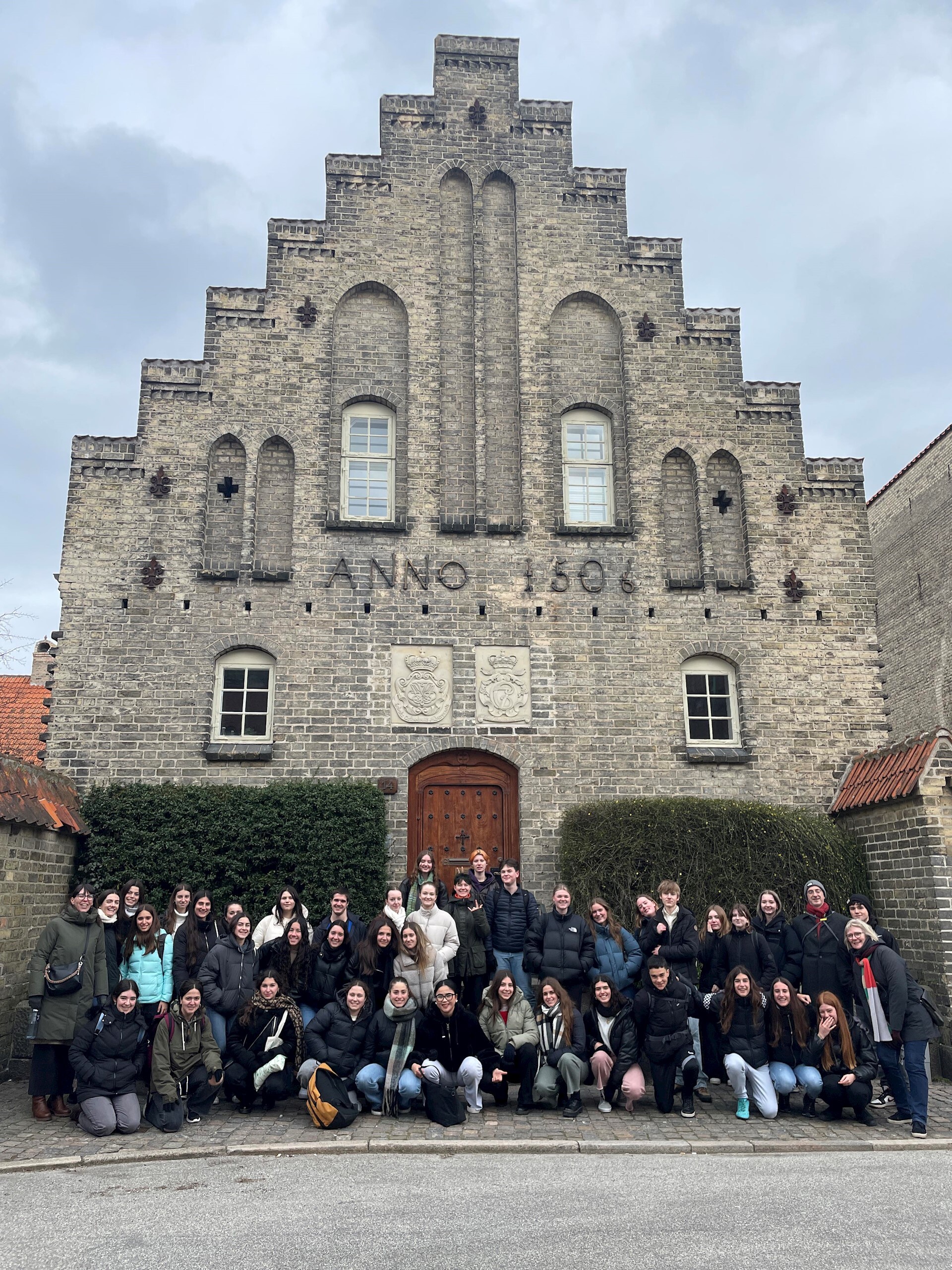 432589350 985538679606573 4100381530704802956 N