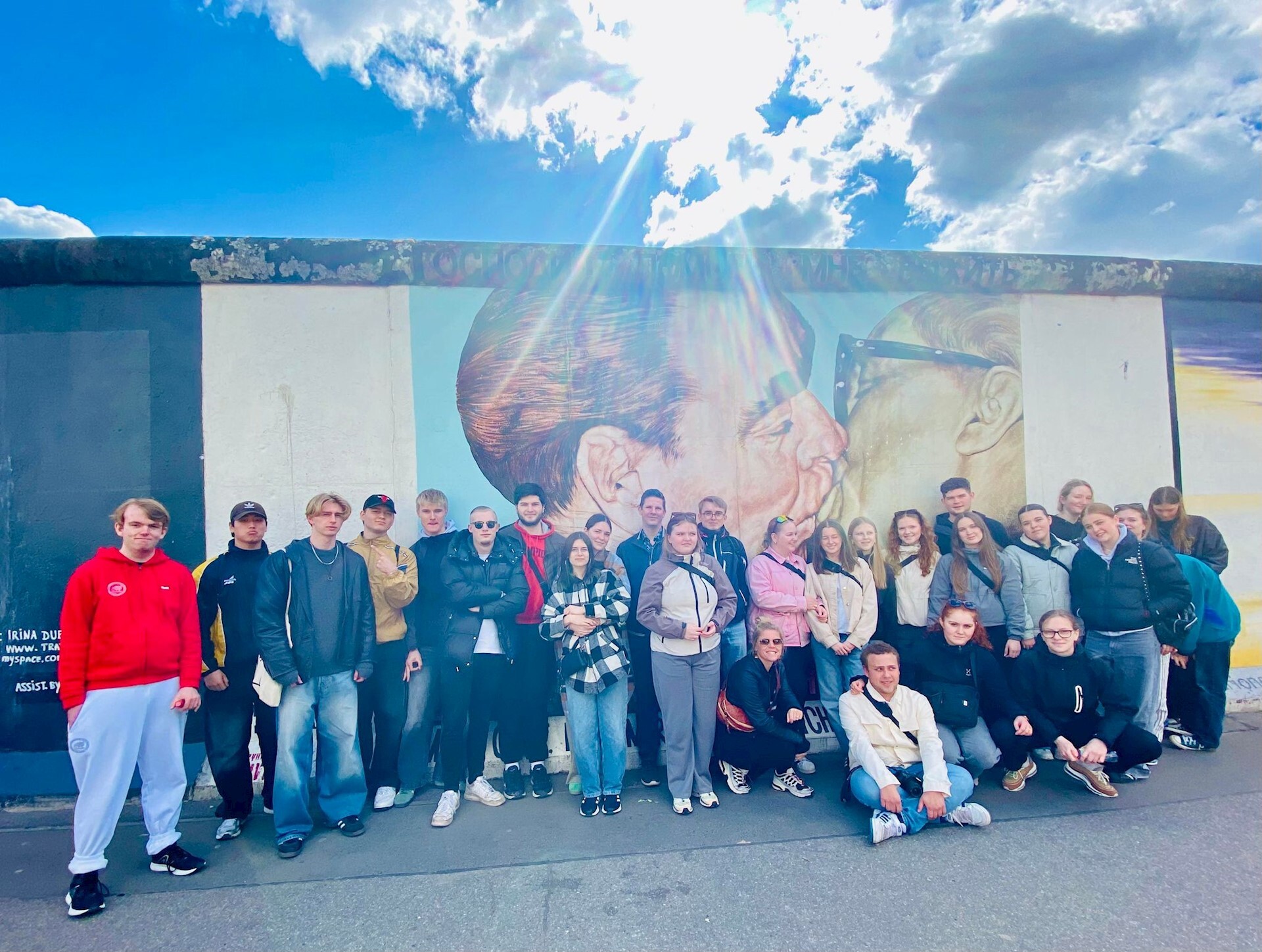 436566198 744436361204540 2596675310756415812 N