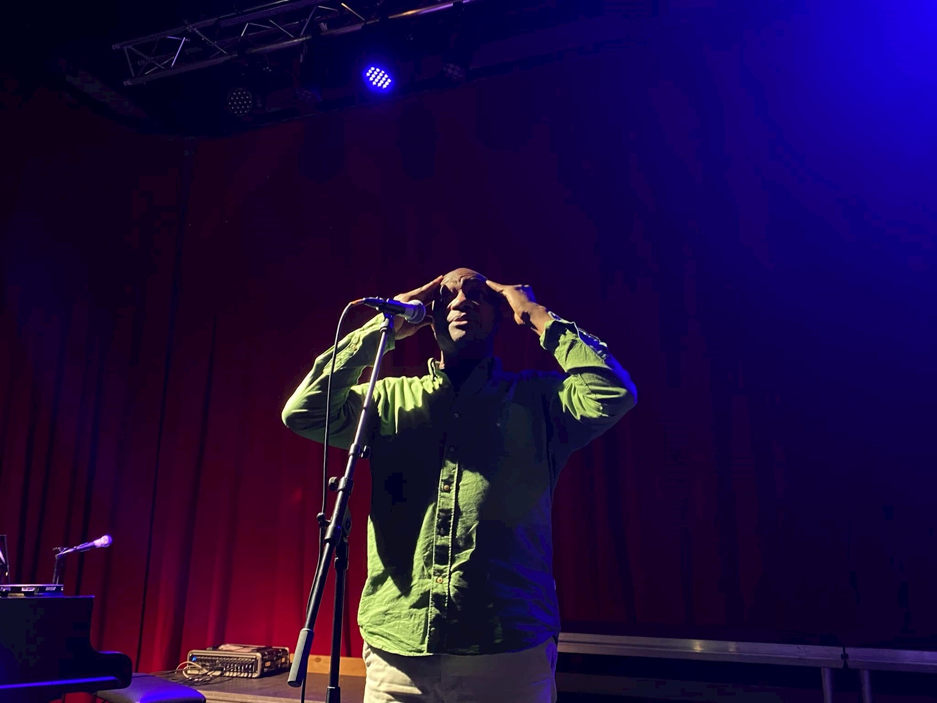 00F3ff2c D24f 4De0 89Ed 4Abaea0dae81